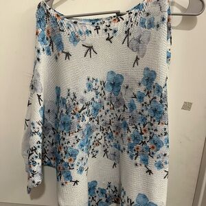 Chic Off-the-Shoulder Floral Sweater - Blue and White